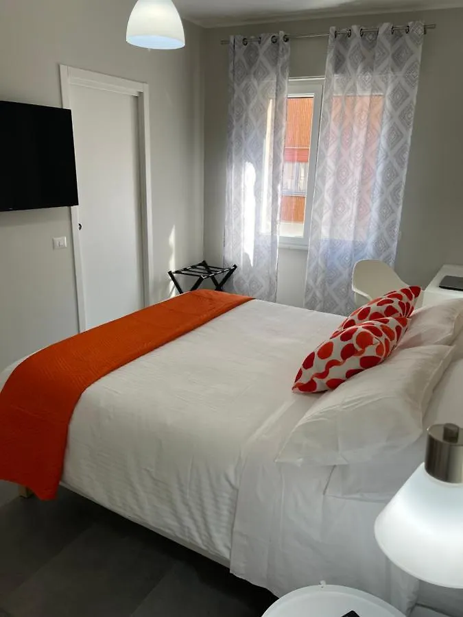 Viariva Rooms Cagliari 0*,  Italien