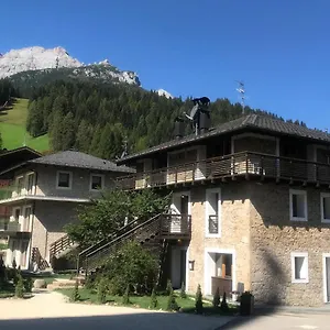 comelico-chalet.hotelinveneto.com/