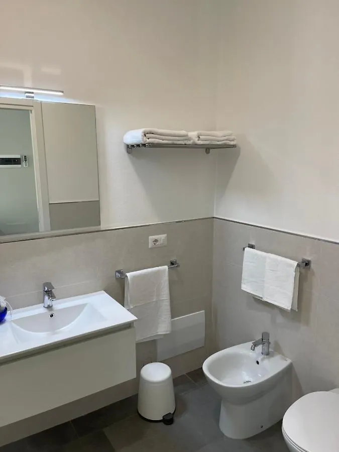 Viariva Rooms Cagliari 0*,