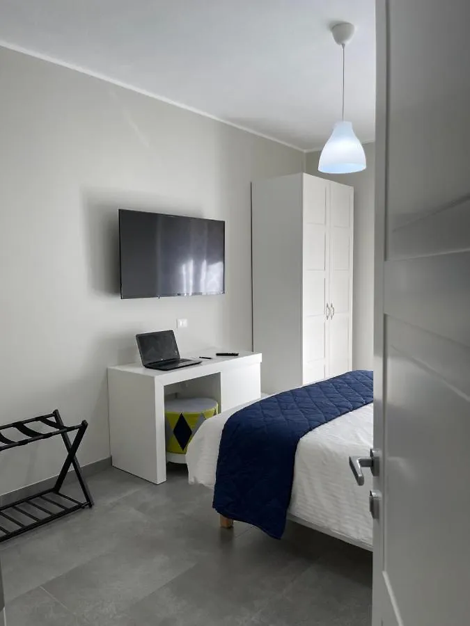 Viariva Rooms Cagliari 0*,
